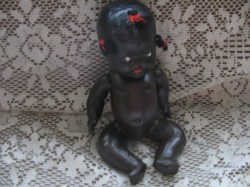 BLACK DOLL RED RIBBONS MAIN SUIT_05